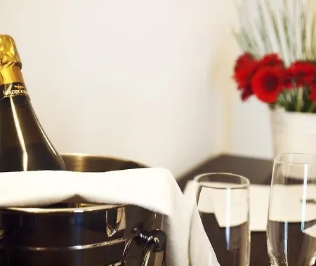 Hotell San Bartolo Vittoria